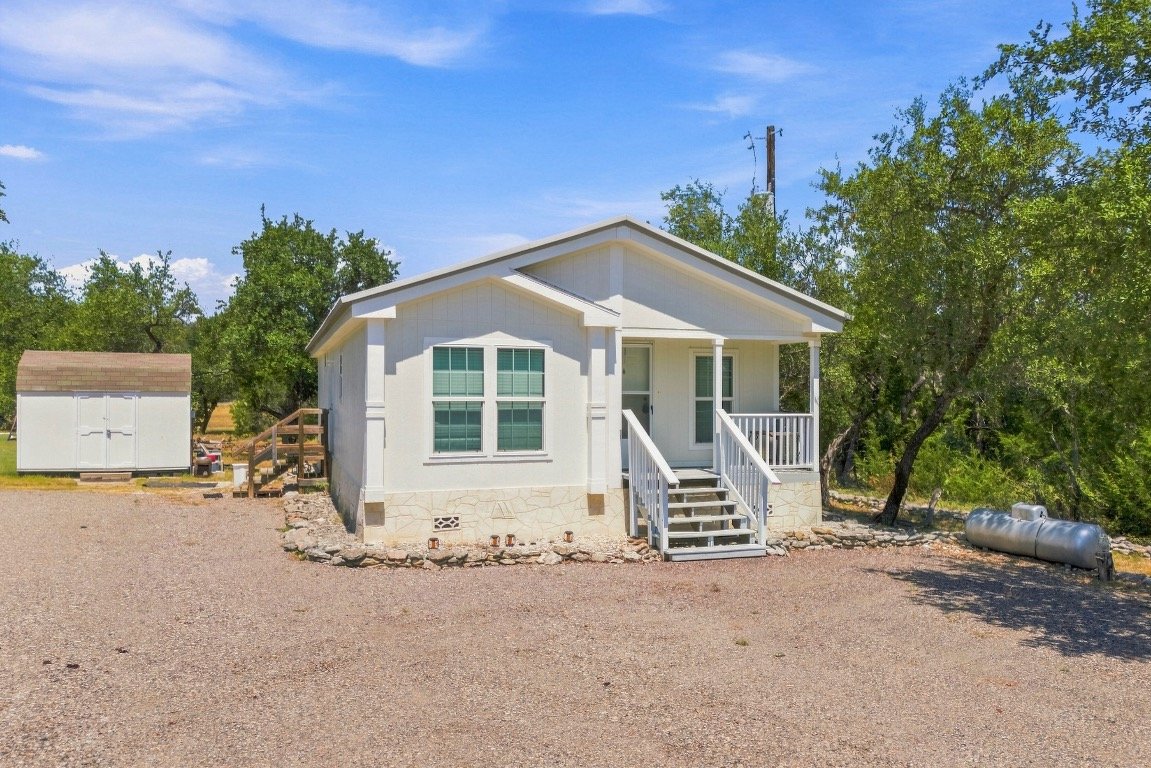 Spring Branch House: 745 Derrick Dr
