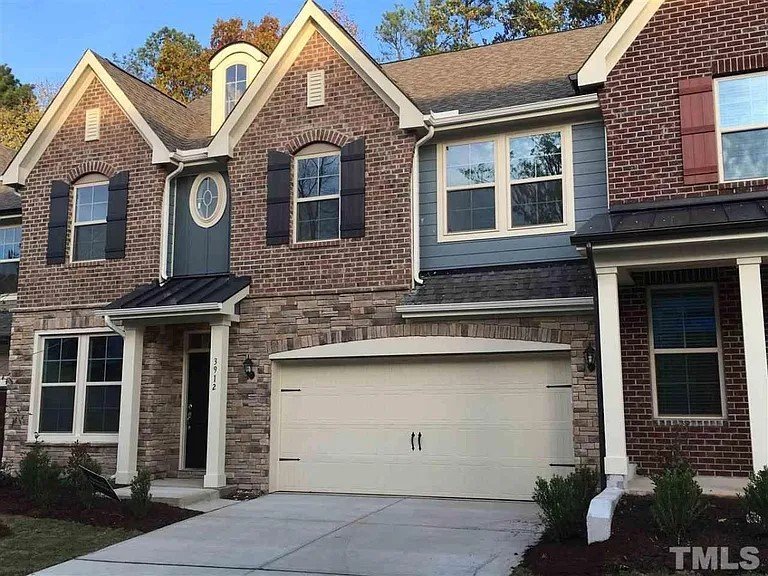 Cary Townhome: 3912 valley Side Court