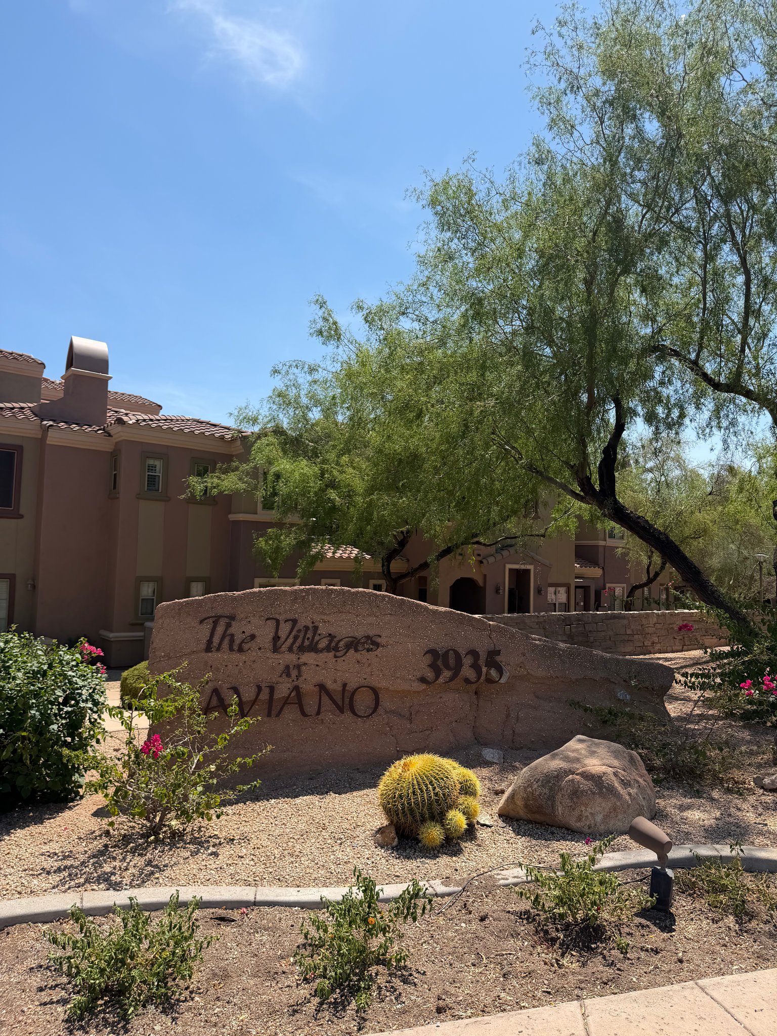 Phoenix Condo: 3935 E Rough Rider Road