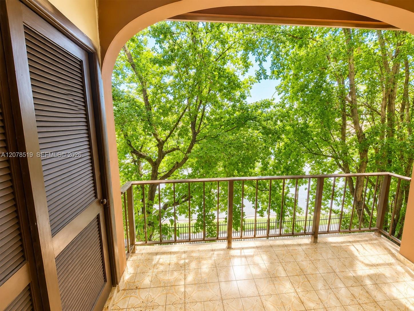SWEETWATER Condo: 10850 W Flagler St