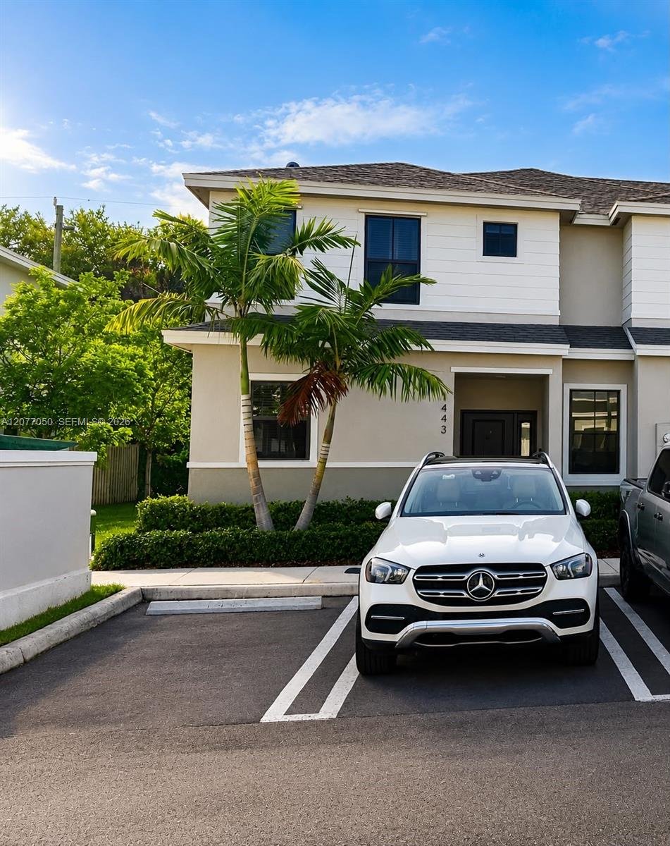 FLORIDA CITY Townhome: 1443 NE 3rd Ave