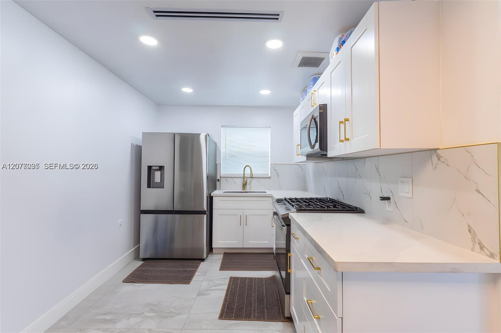 HIALEAH House: 233 W 39th Pl