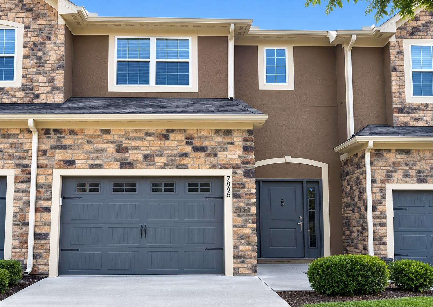Overland Park Townhome: 7866 W 158th CT