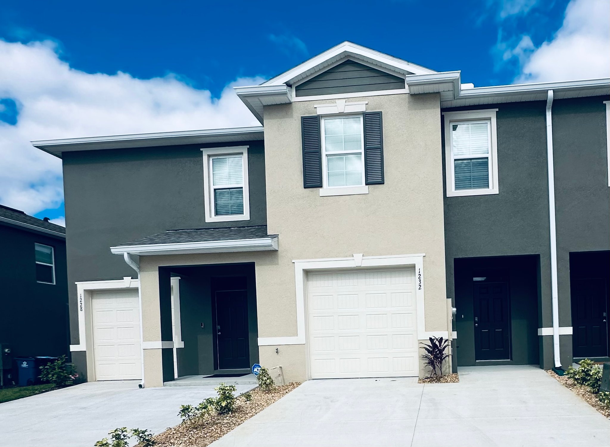 Davenport Townhome: 1232 Draintree St
