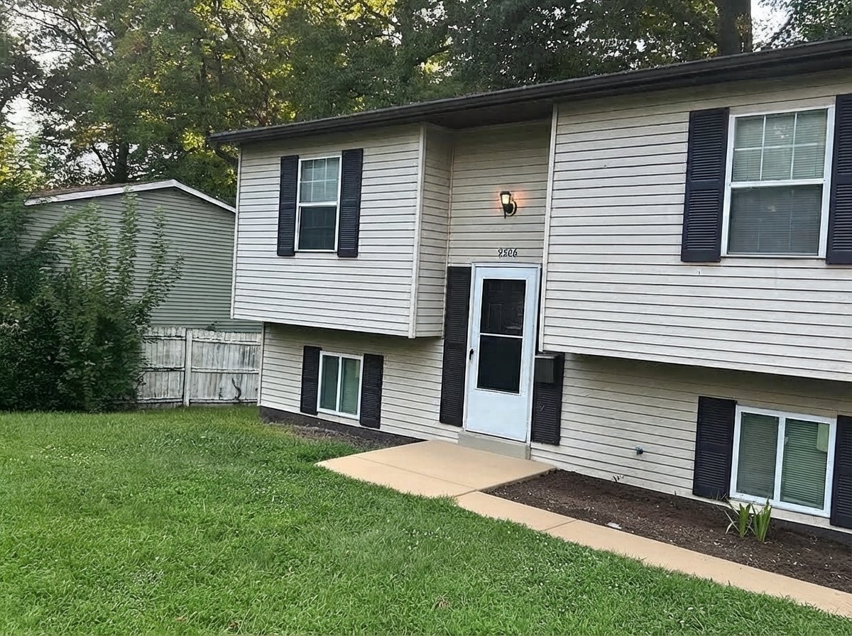 College Park House: 9506 48th Pl