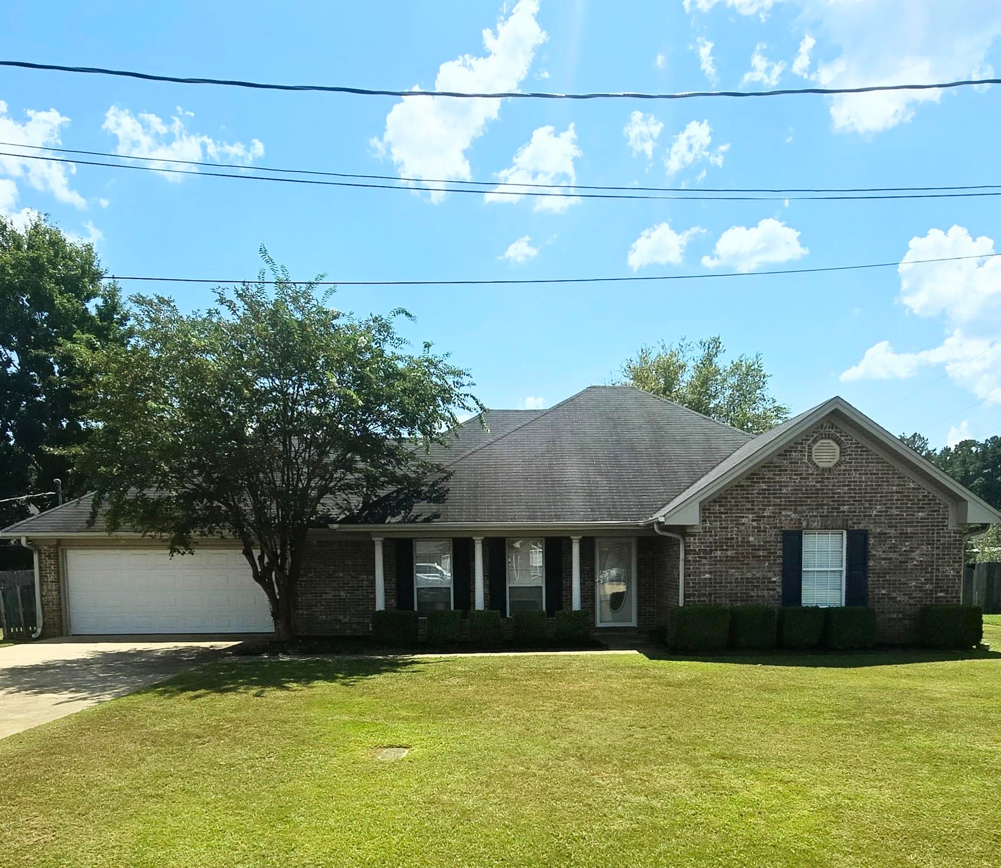 Columbus House: 565 Oakdale Drive