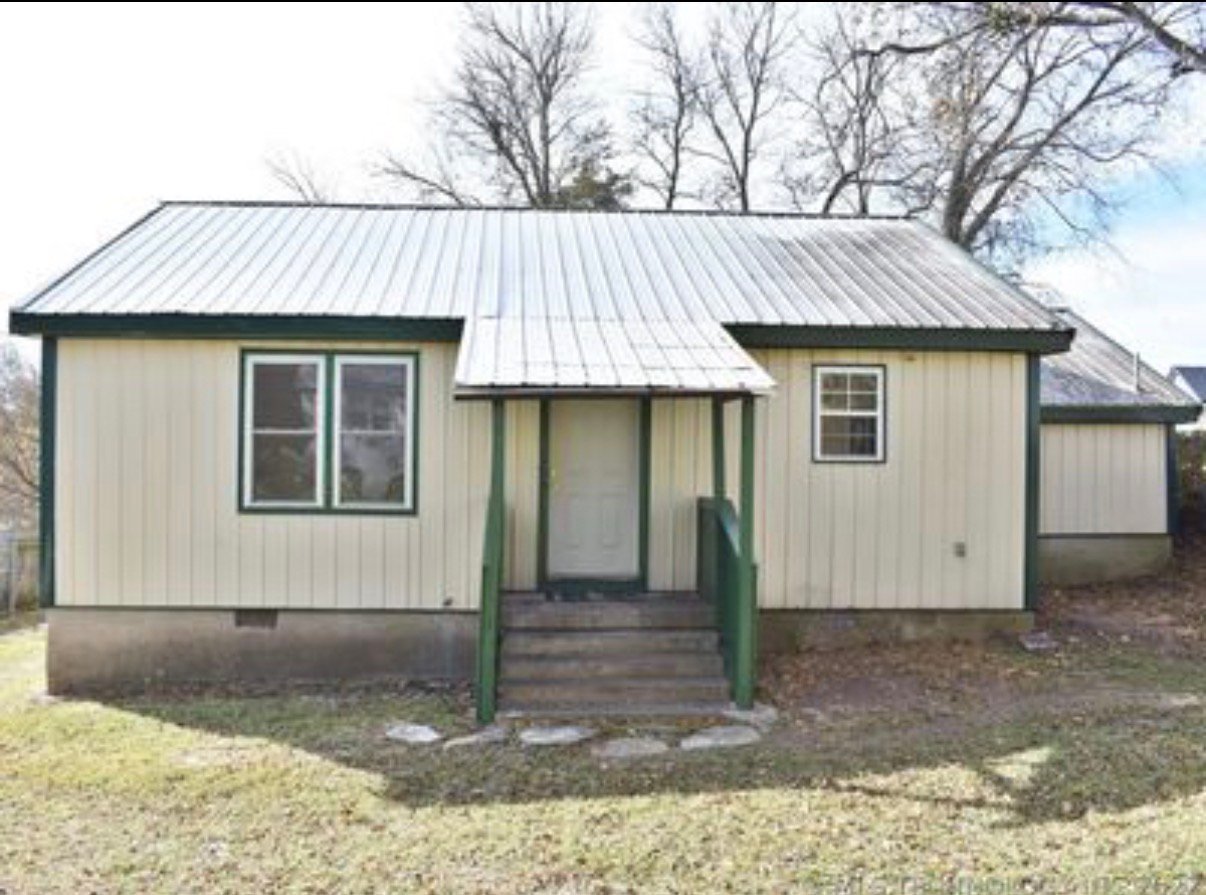 Tahlequah House: 442 W Jo St