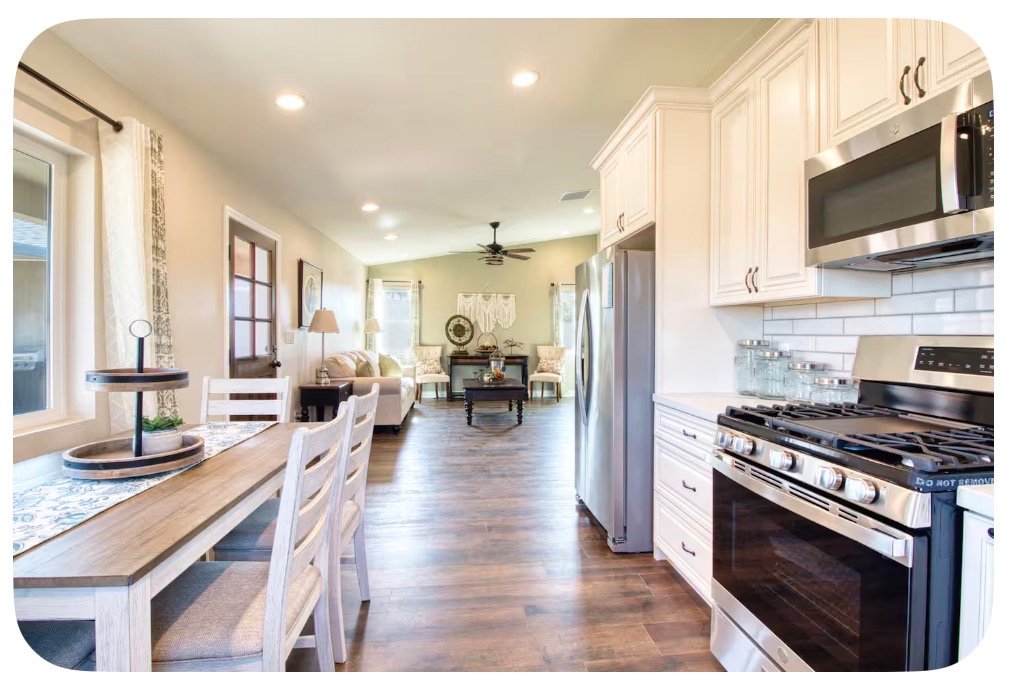 Riverside House: 15669 Ridgeway Ave