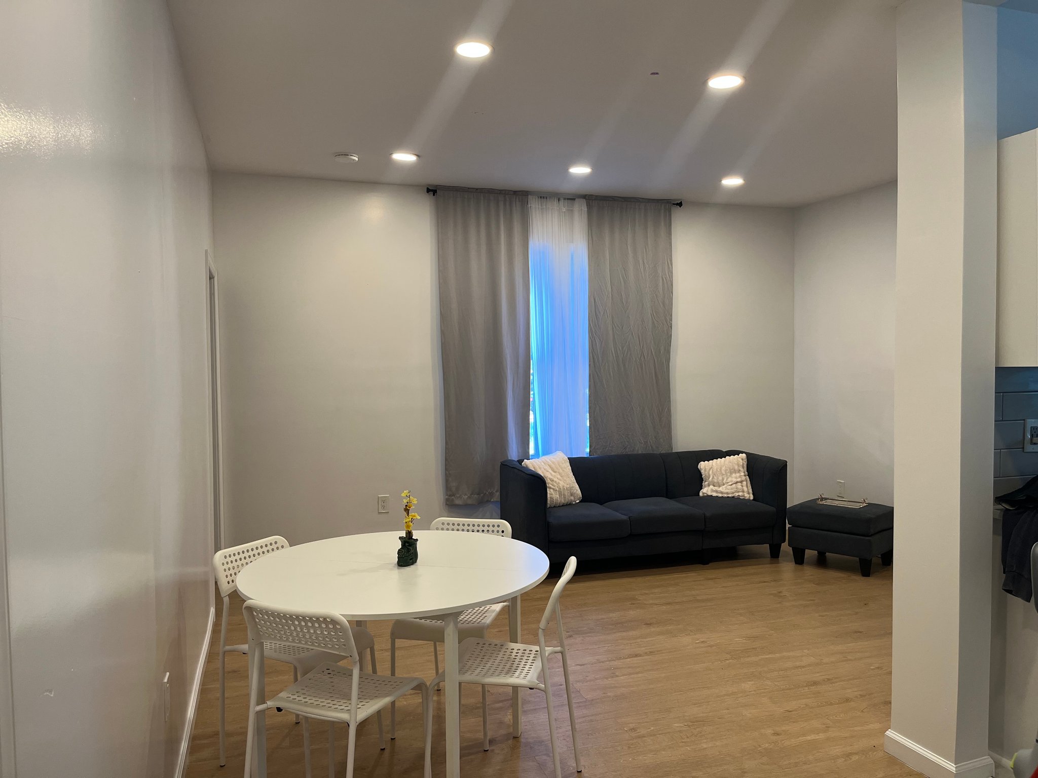 Newark Single Room: 539-541 18th Ave