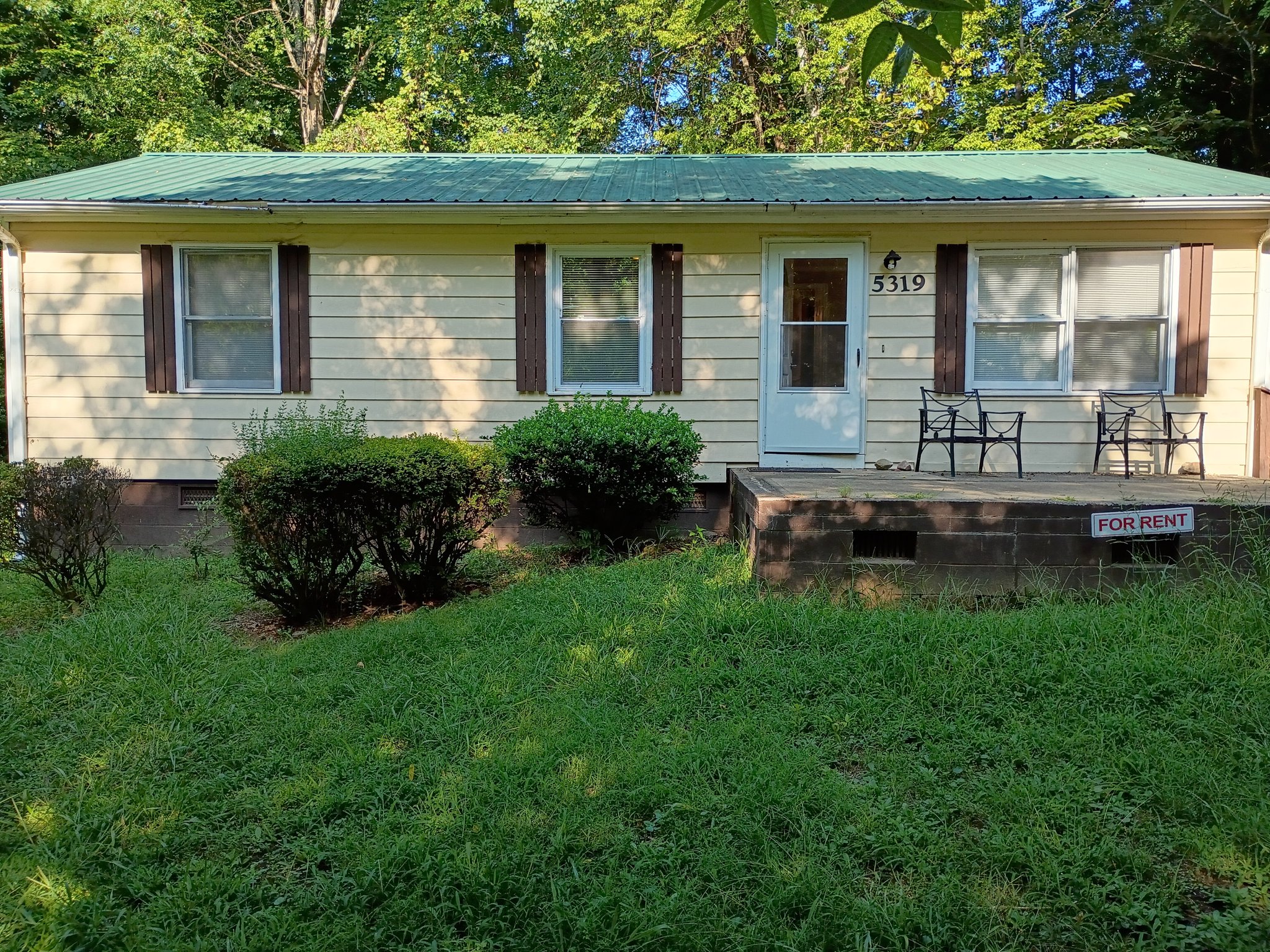 Durham House: 5323 Eno River Dr