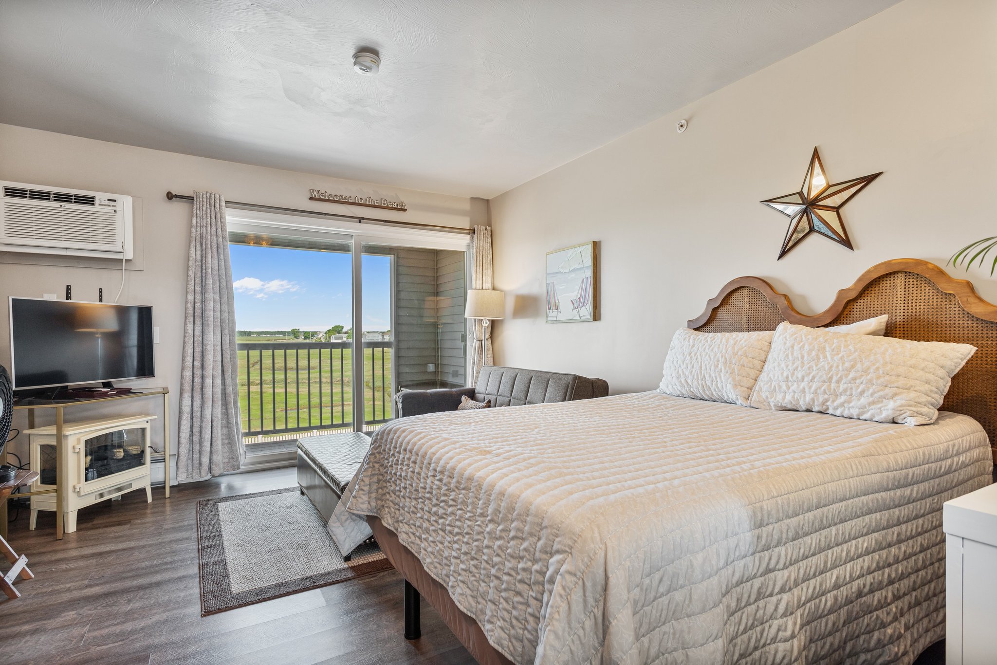 Hampton Condo: 20 Brown Ave