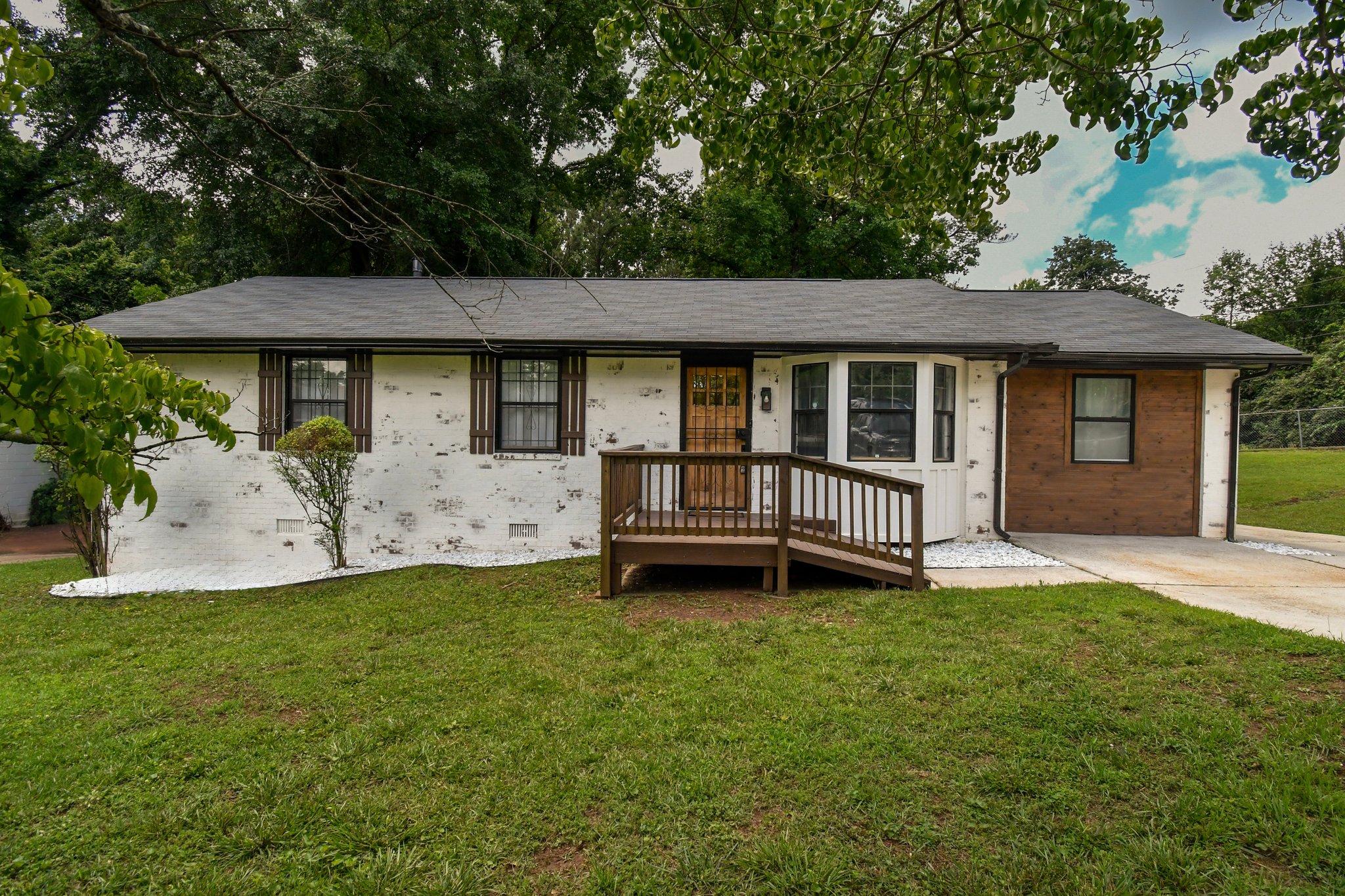 Decatur House: 2527 Kelly Lake Rd