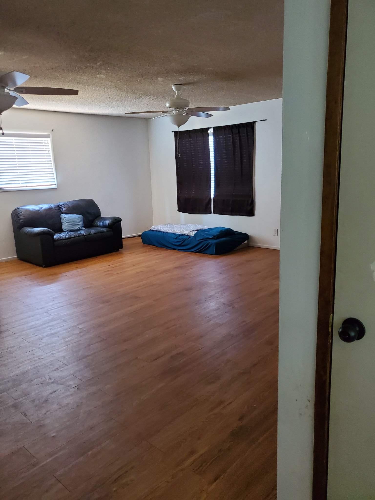 Sun Valley Apartment: 9140 Haddon Ave