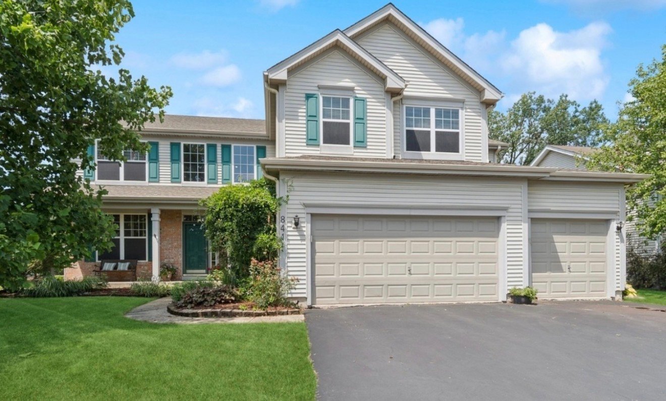 Bolingbrook House: 841 Barclay Dr