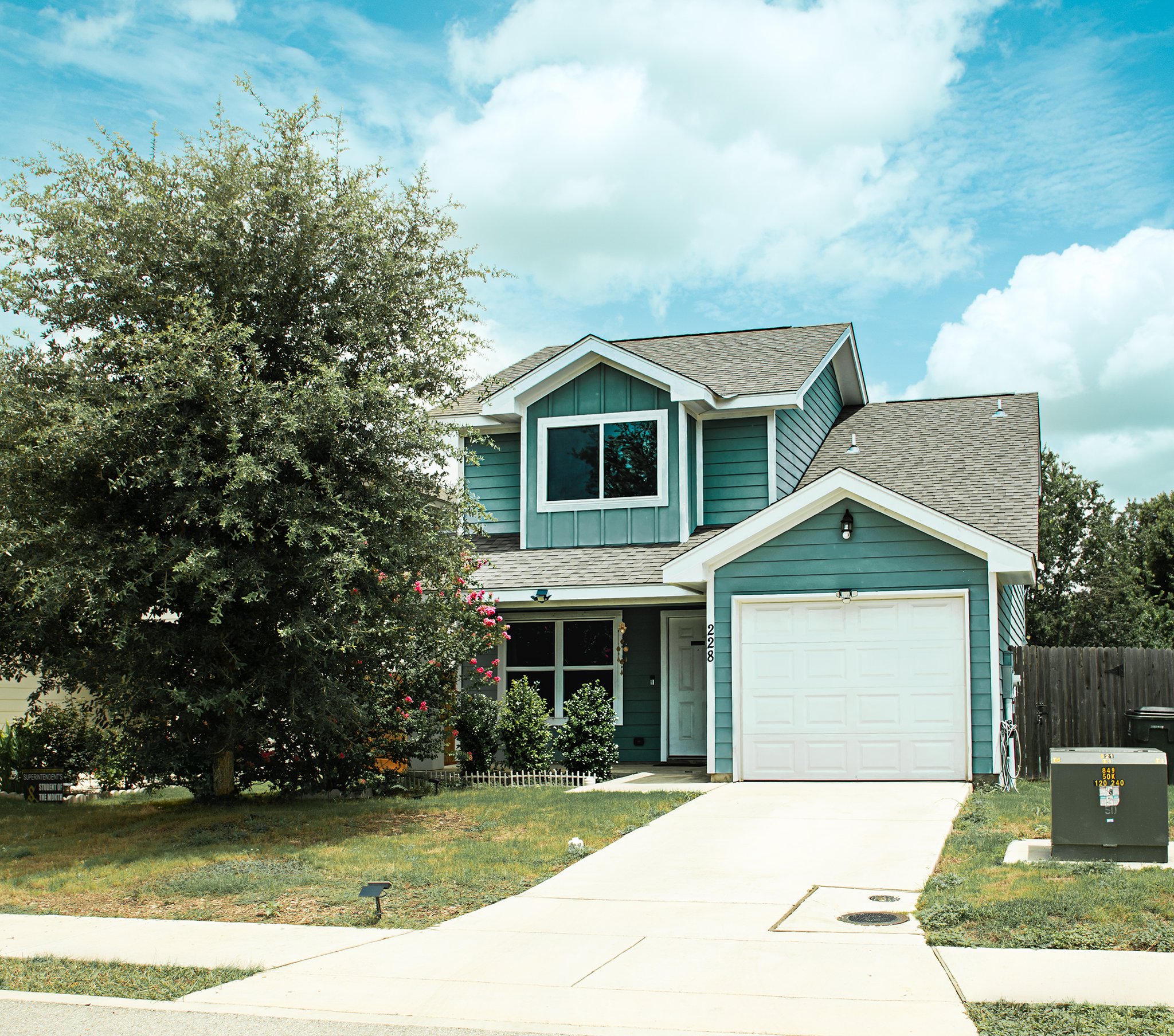 Seguin House: 228 Mar Hill St
