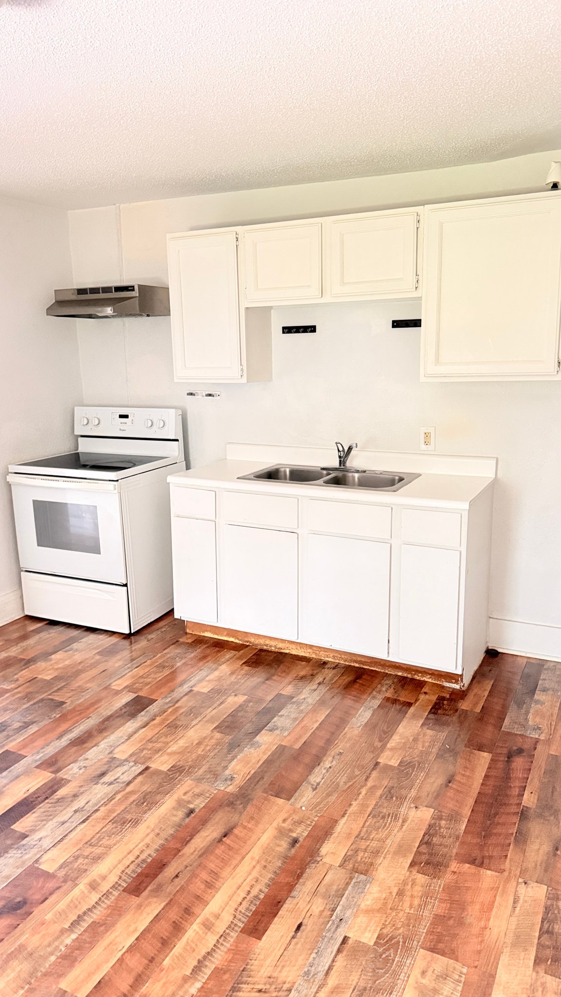 Indianapolis Apartment: 3055 W Michigan St