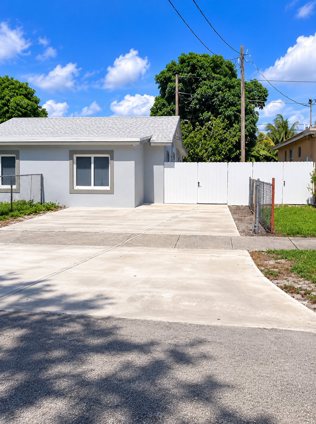 Miami Apartment: 2379 nw 102 st