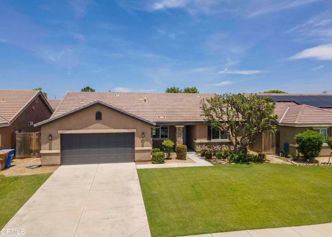 Bakersfield House: 12226 Hawksmoor St
