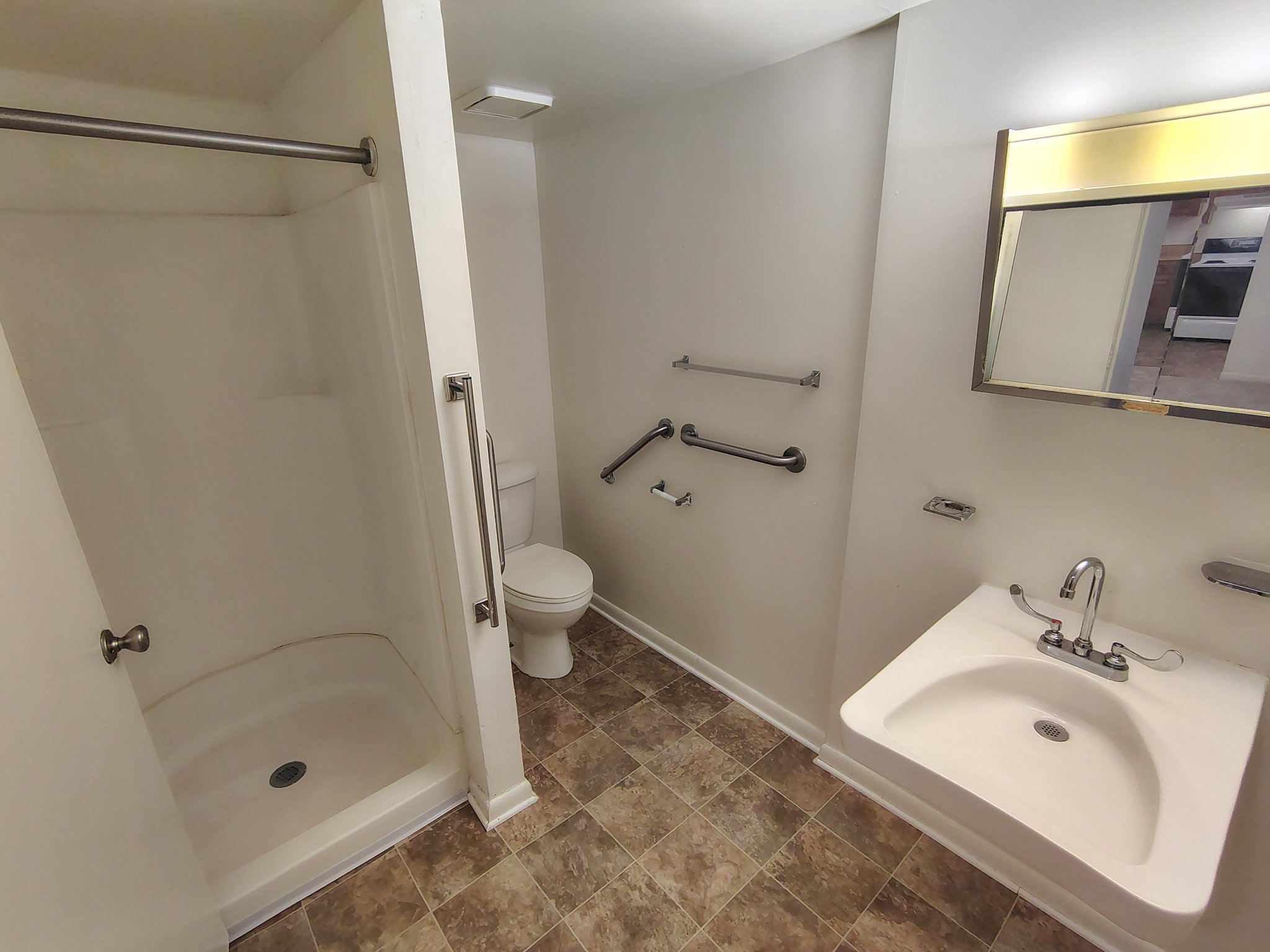 Lynchburg Apartment: 600 Reusens Road
