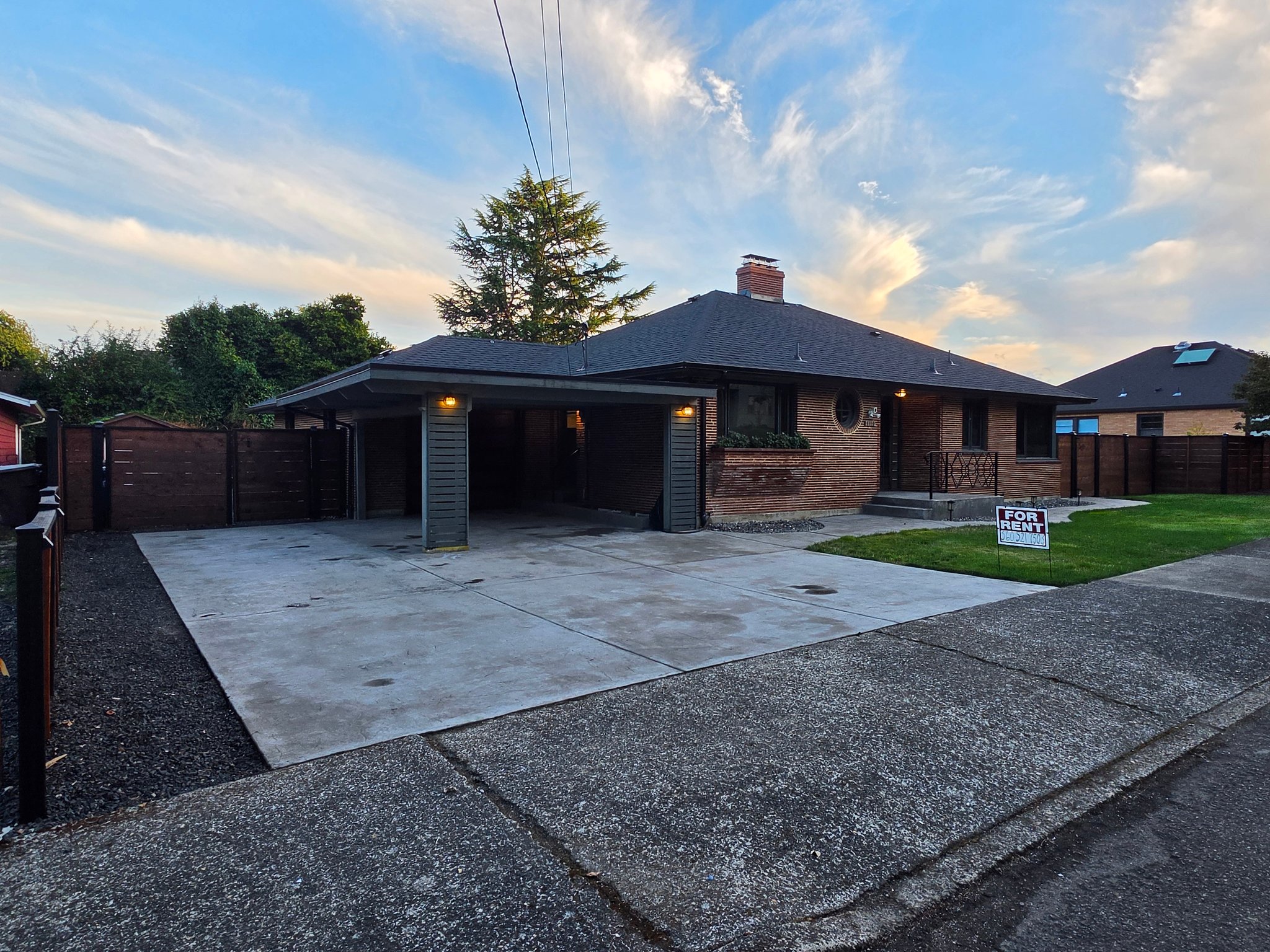 Camas House: 1114 NE 6th Ave