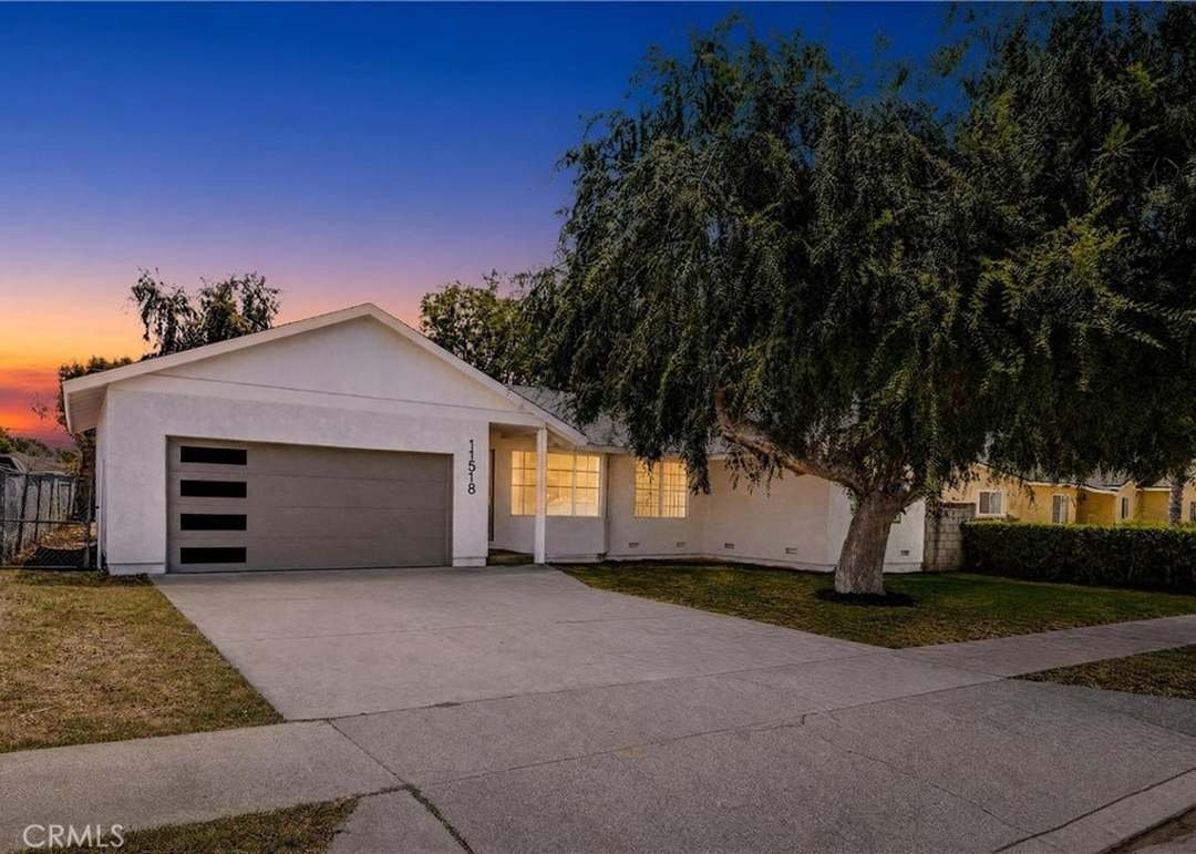 Whittier House: 11518 Fidel Ave