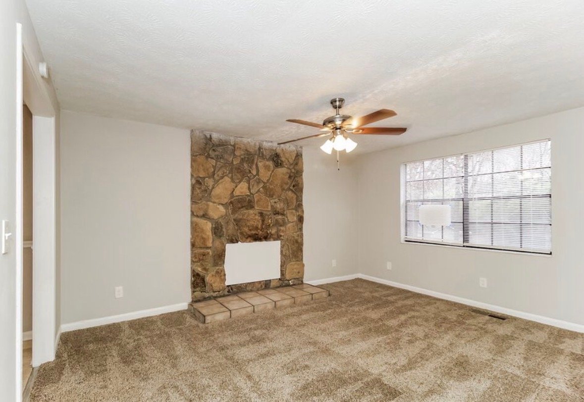Douglasville House: 3894 Yeager Rd