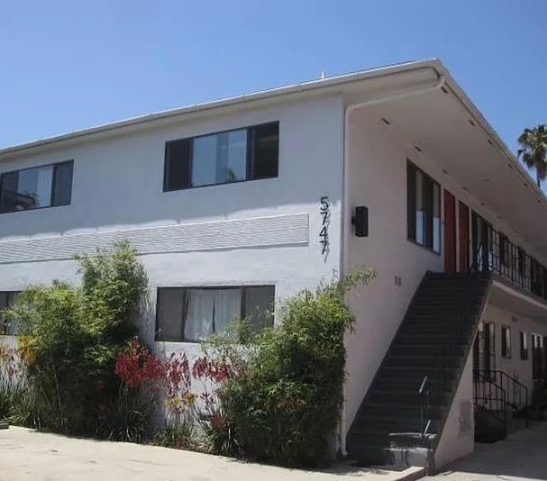 Los Angeles Apartment: 5747 La Mirada