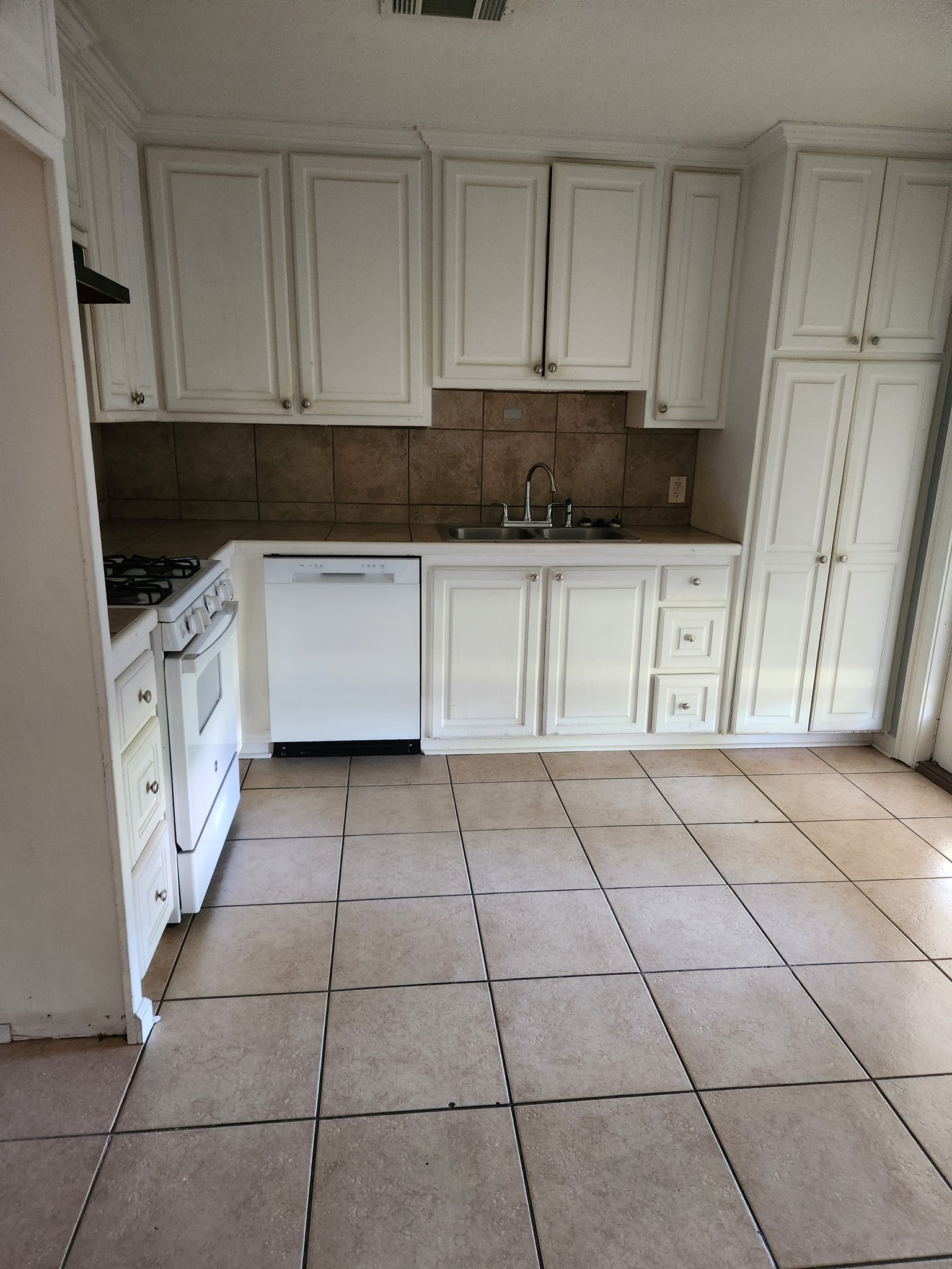 Baton Rouge House: 2175 N Stevendale Rd