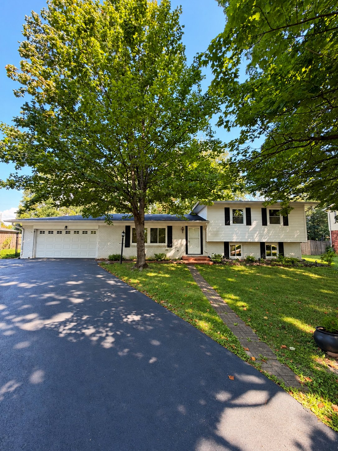 Carmel House: 2706 Lakewood Dr N