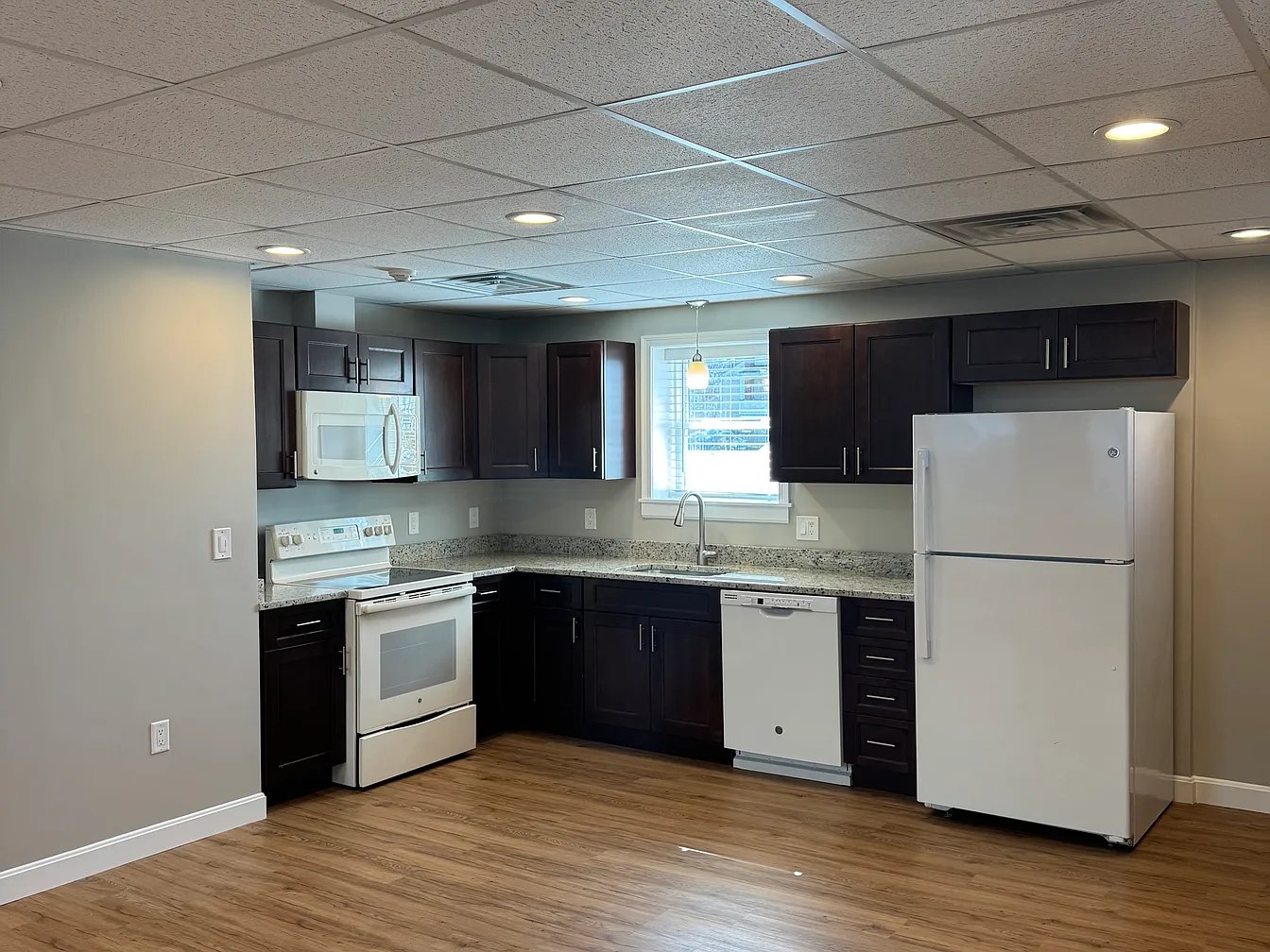 West Warwick Apartment: 1620 Main street West Warwick