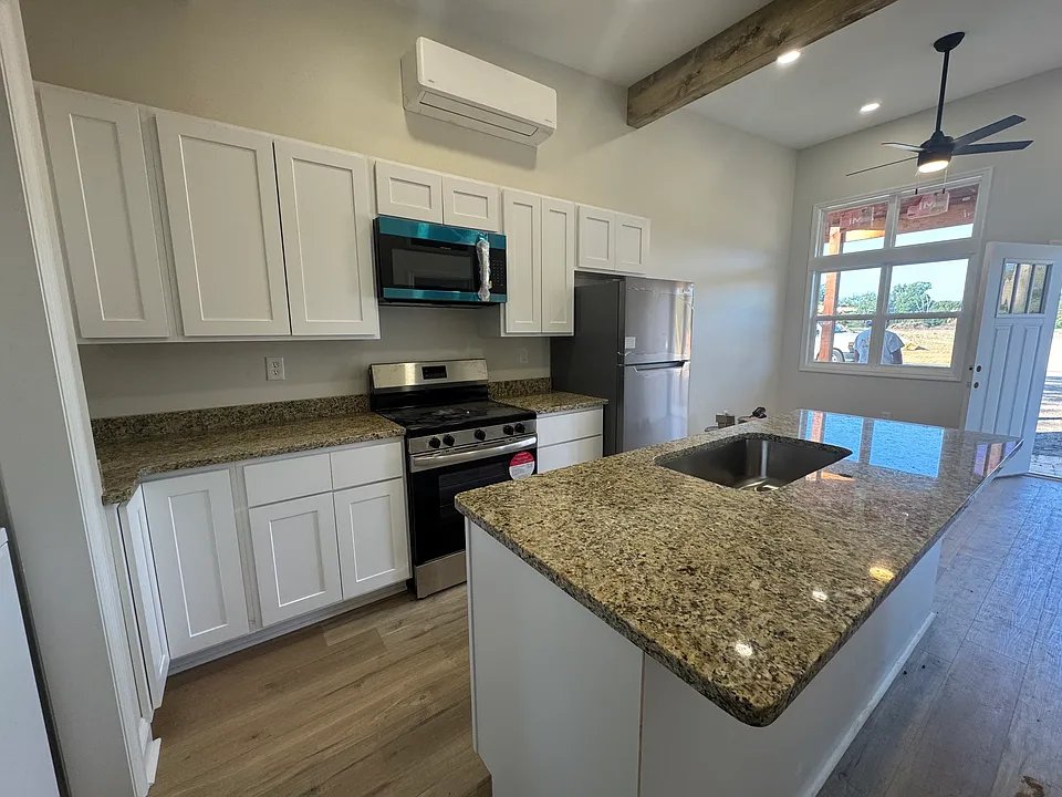 Union Grove House: 37 Ginny Ln