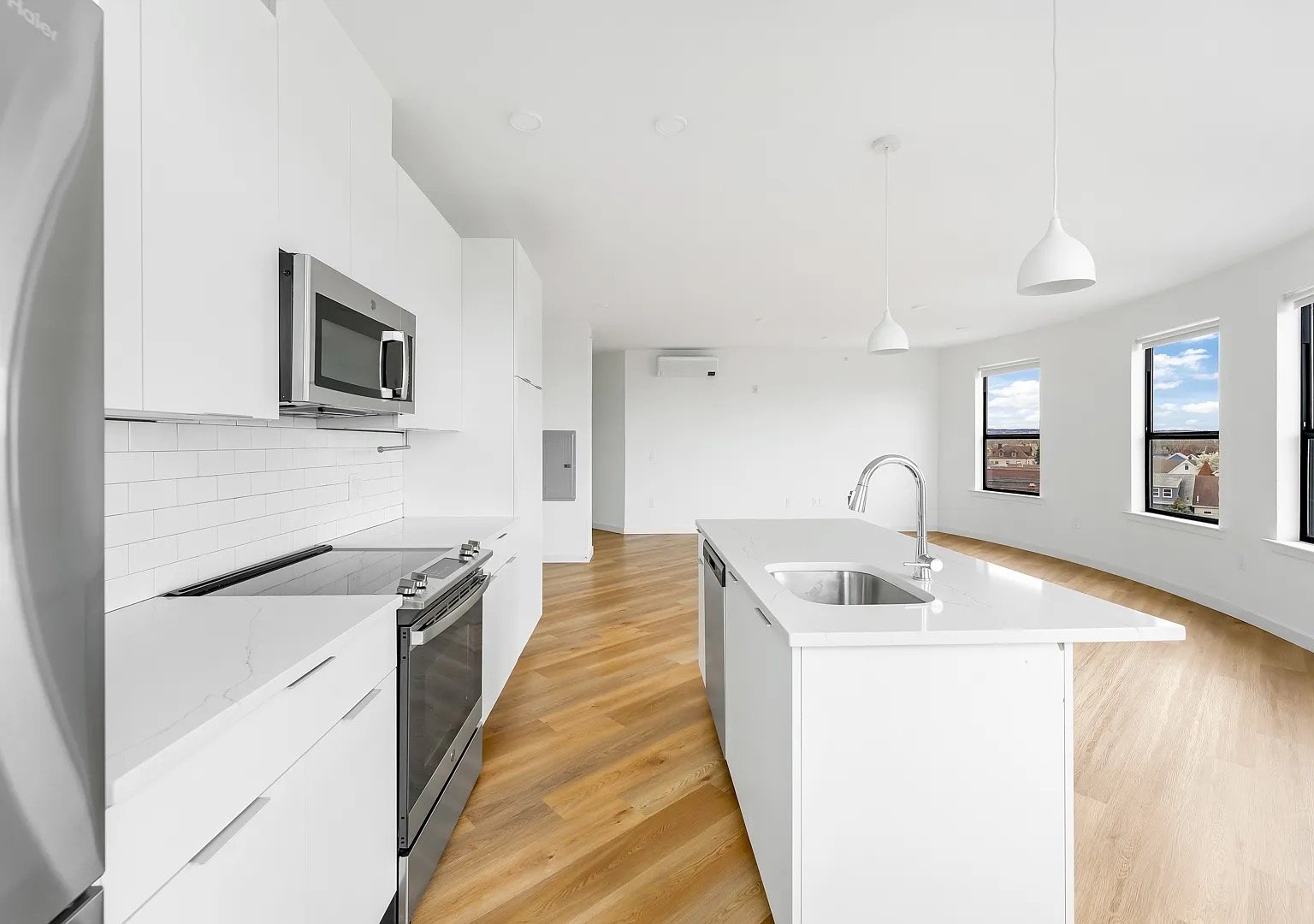 Bayonne Apartment: 175 W 7th St