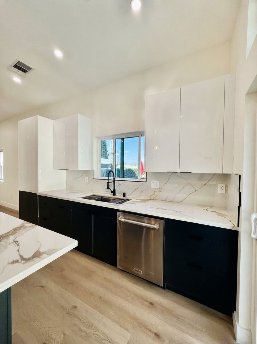 Woodland Hills Townhome: 20534 Miranda Pl