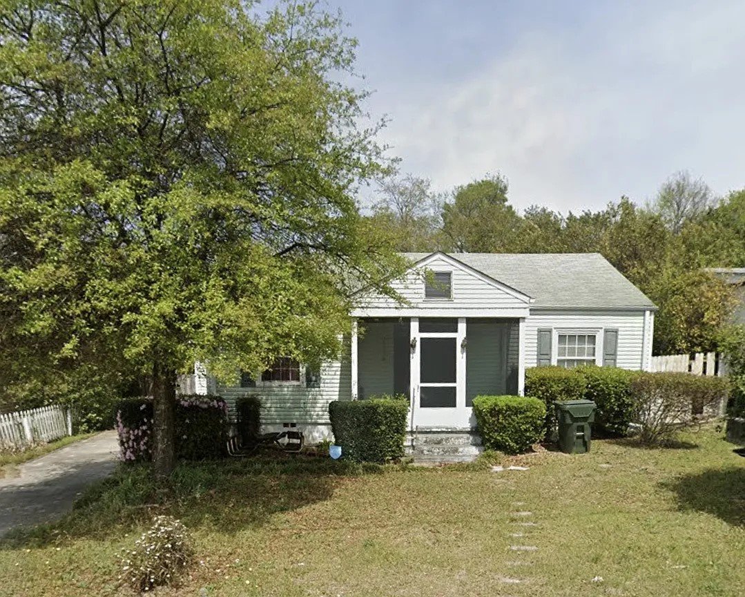 Macon House: 933 Ponce De Leon Cir