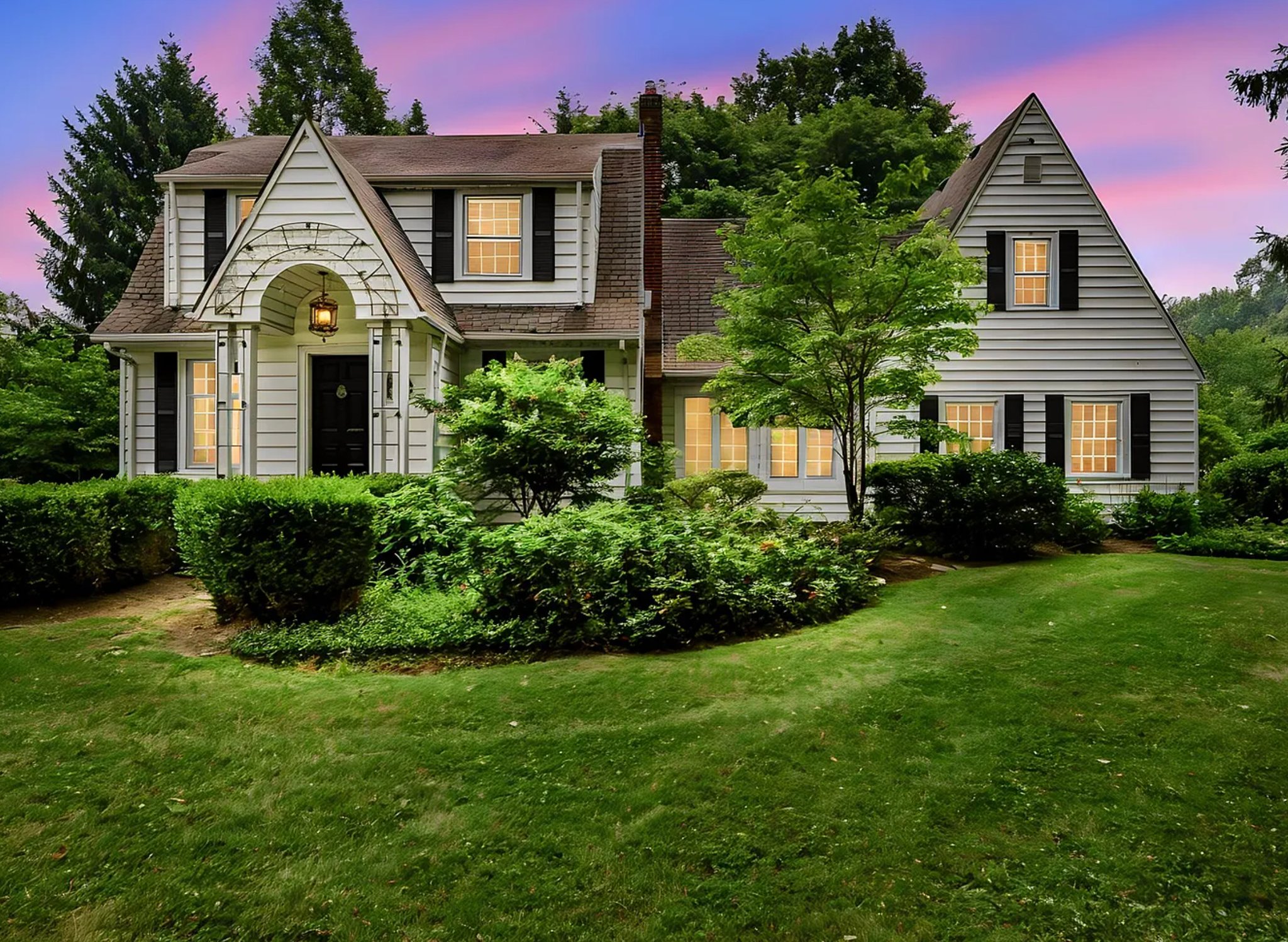 Mentor House: 7364 Johnnycake Ridge Rd