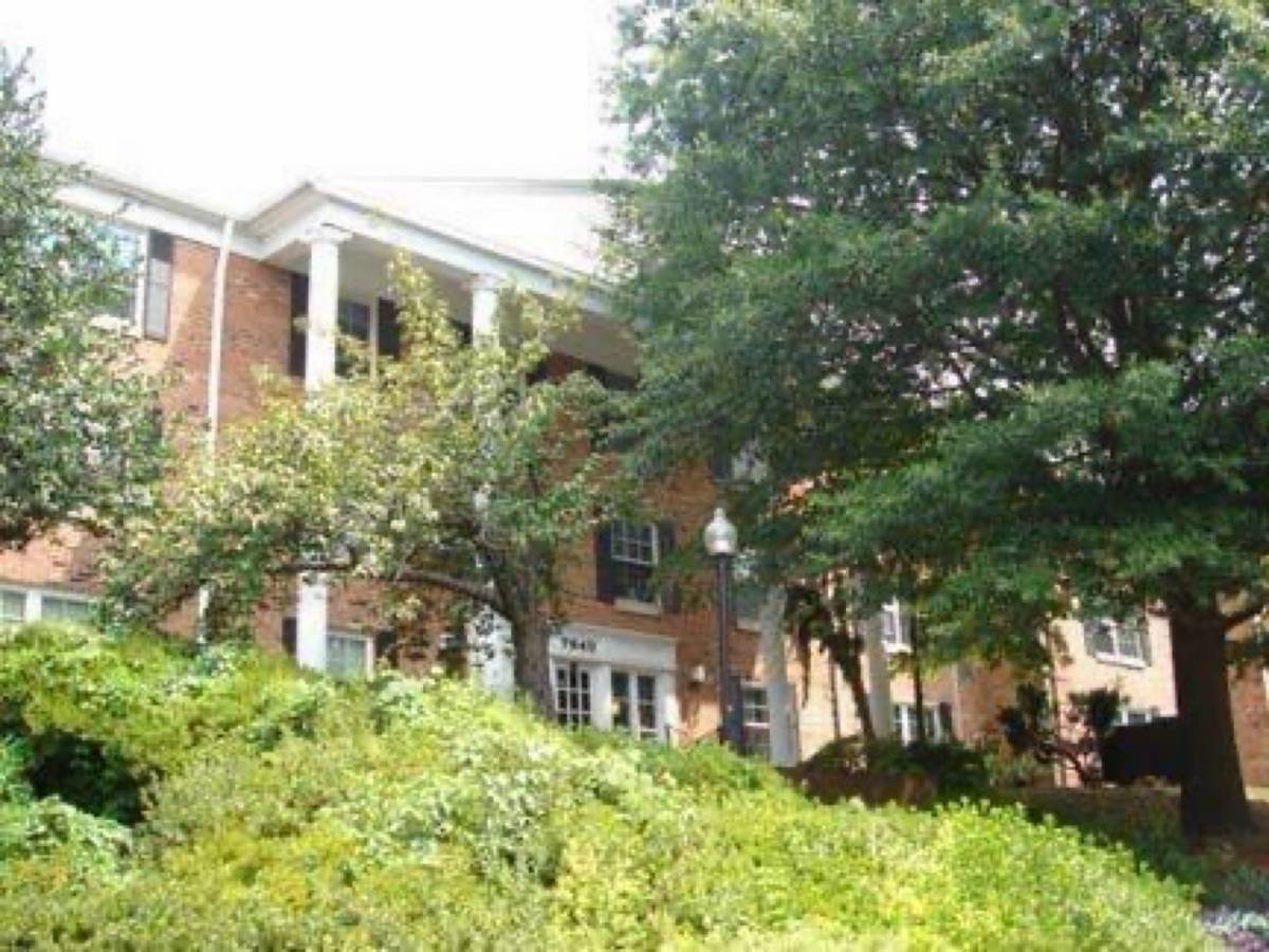 McLean Condo: 7640 Tremayne Pl