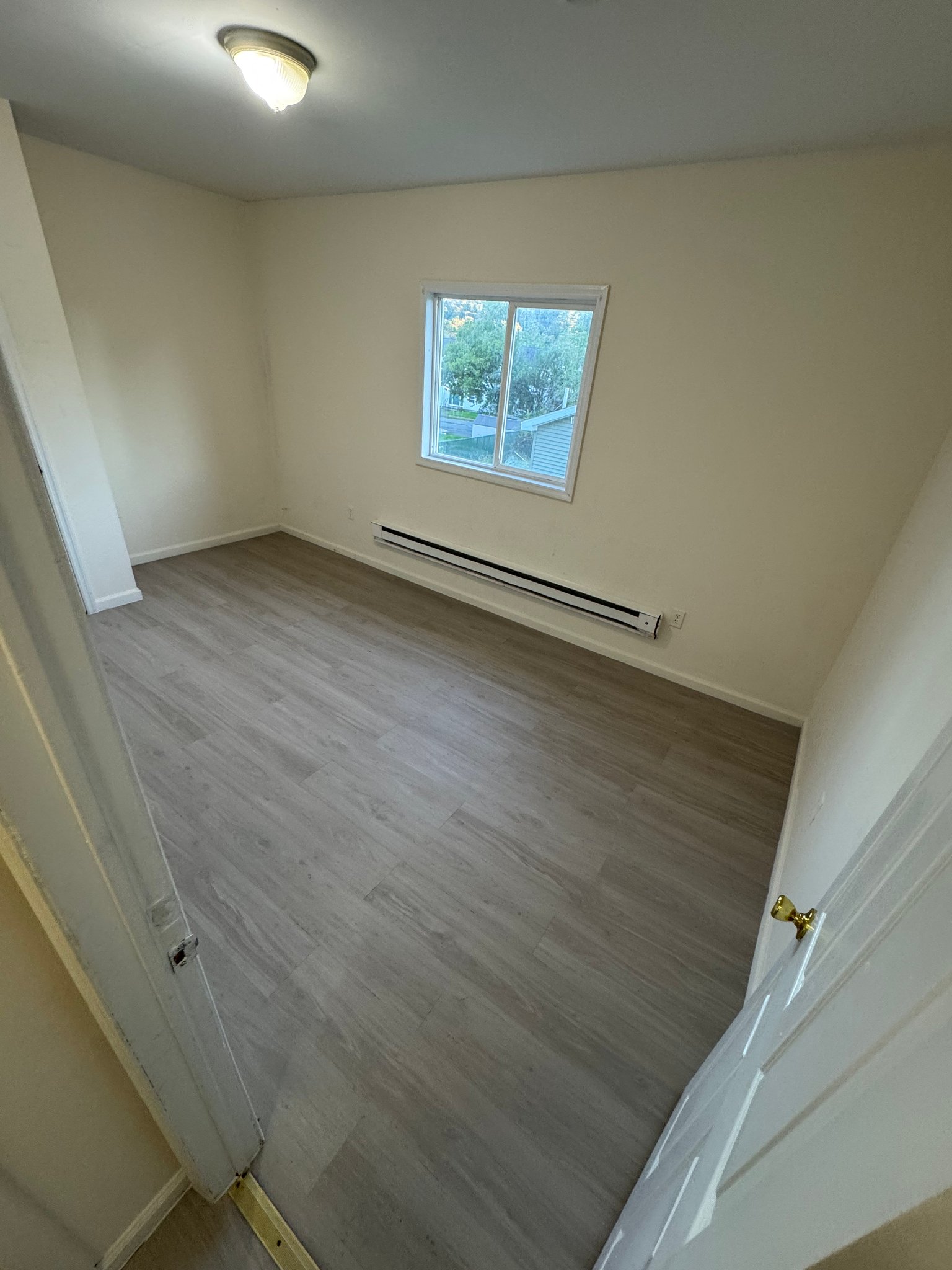 Monticello Apartment: 21 Spring St