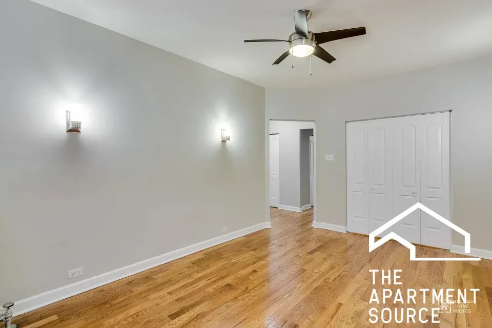 Chicago Apartment: 836 East 53rd Street #2S Chicago, IL 60615