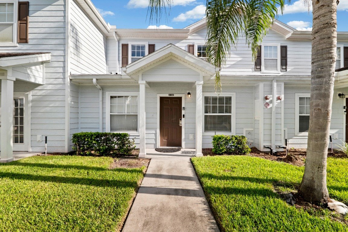 Kissimmee Townhome: 5364 Diplomat Ct