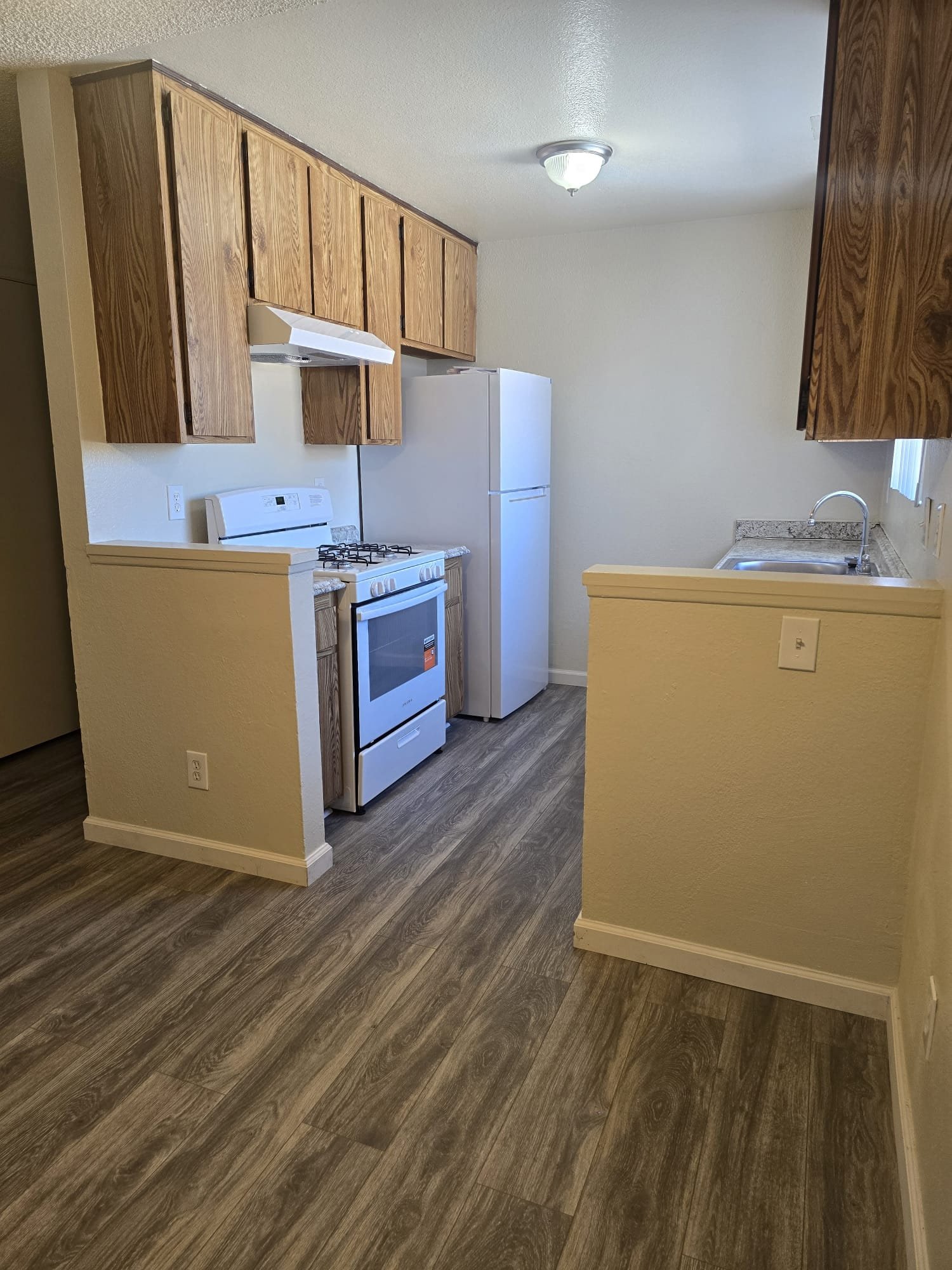 Riverside Apartment: 5906 Challen Ave