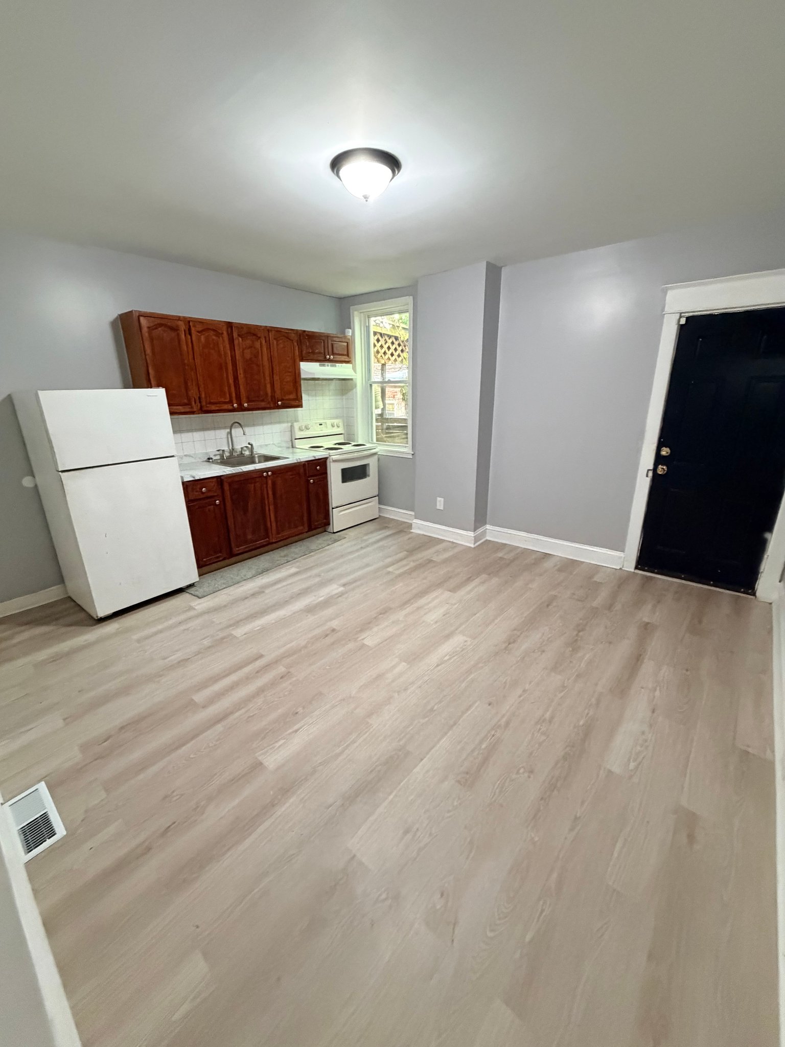 Philadelphia Other: 6132 Glenmore Ave