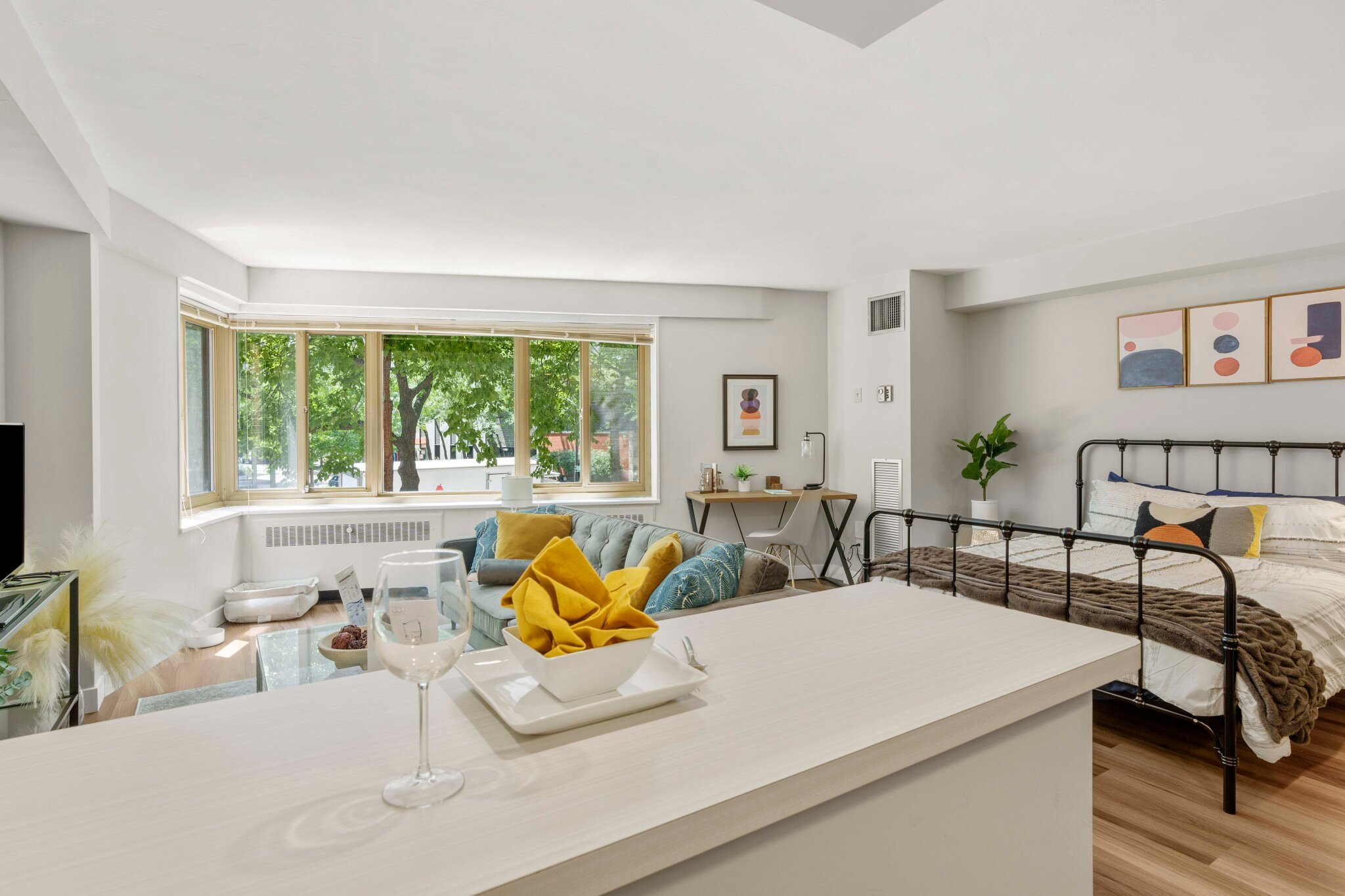 Chicago Condo: 1360 N Lake Shore Dr