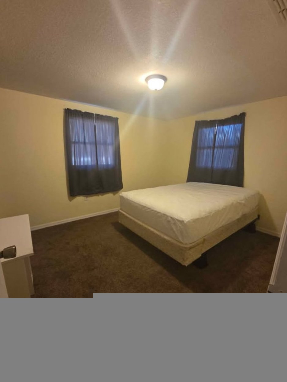 Brooksville Single Room: 831 School Street