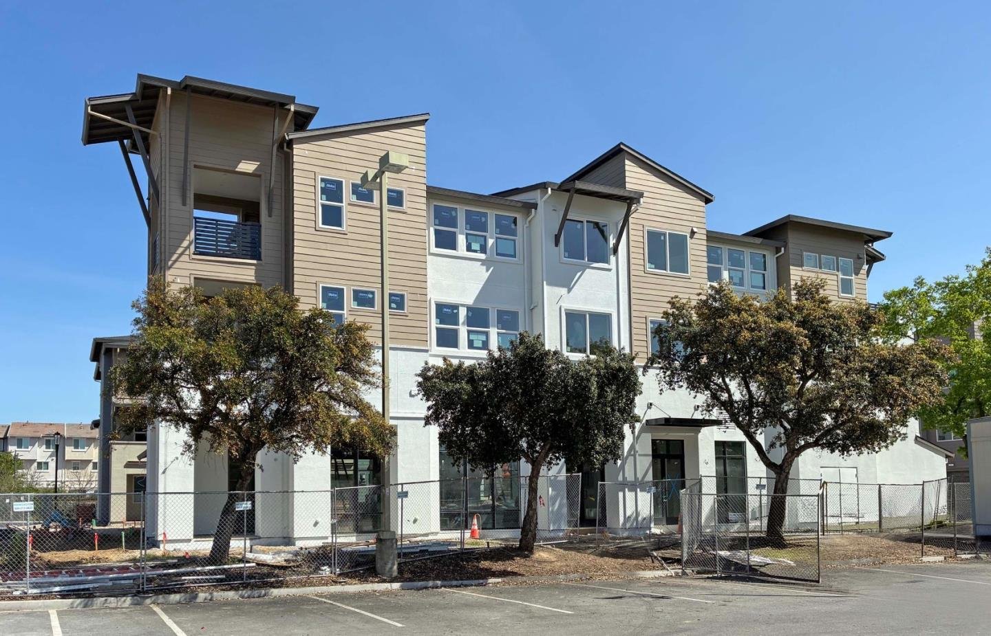 morgan hill Condo: 17050 Depot Street
