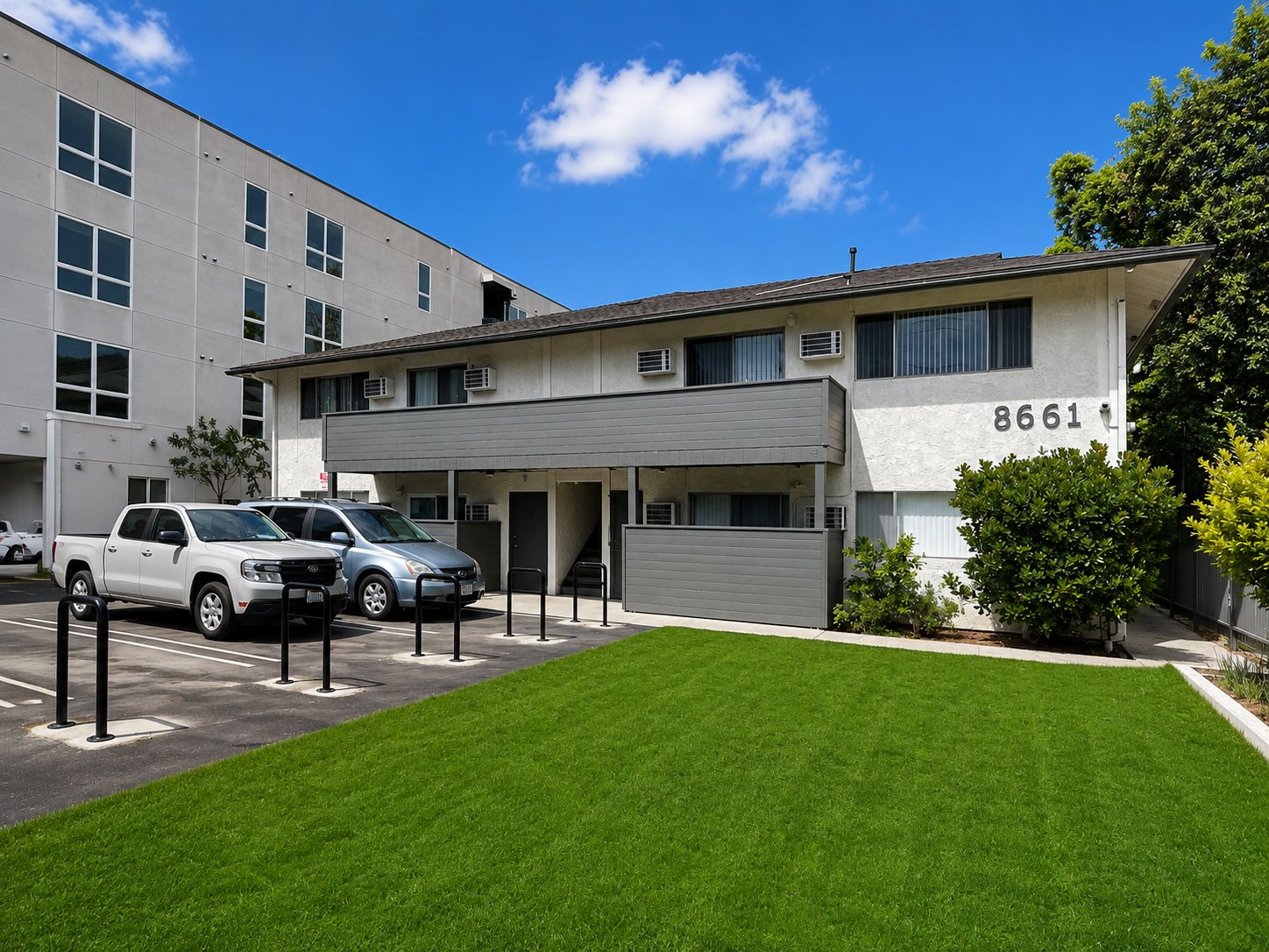 Northridge Apartment: 8651/8661 Wilbur Avenue