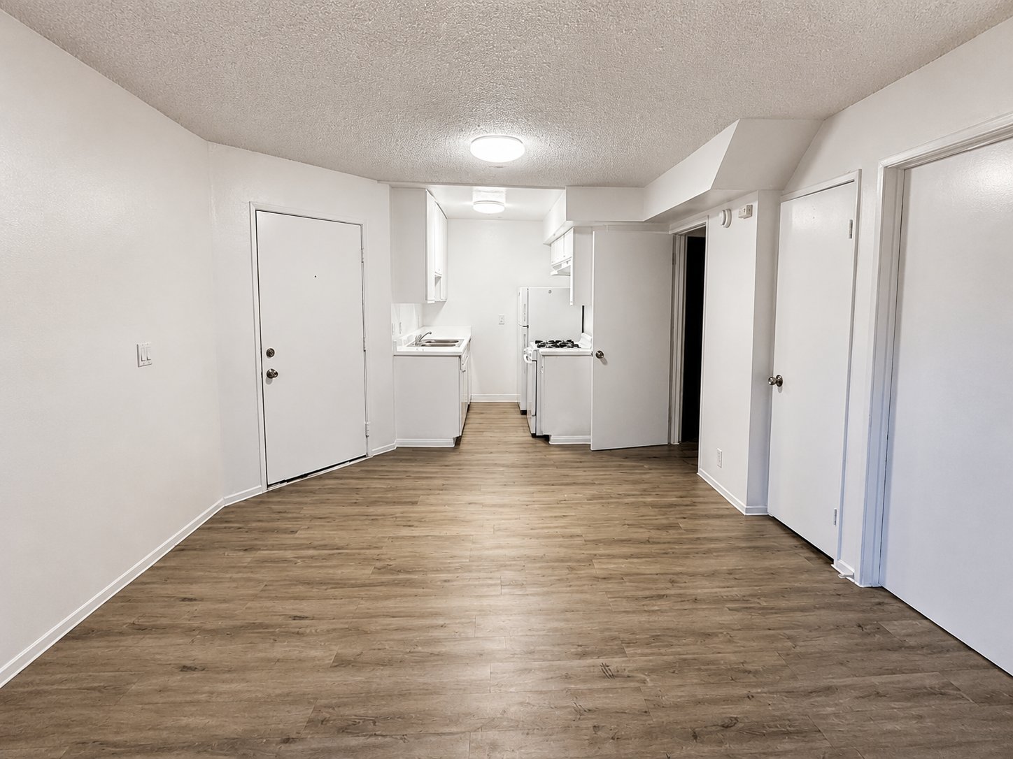 Los Angeles Apartment: 4688 S Huntington Dr