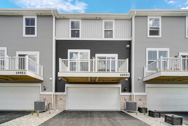 Plainfield Townhome: 14951 S McCarthy Circle