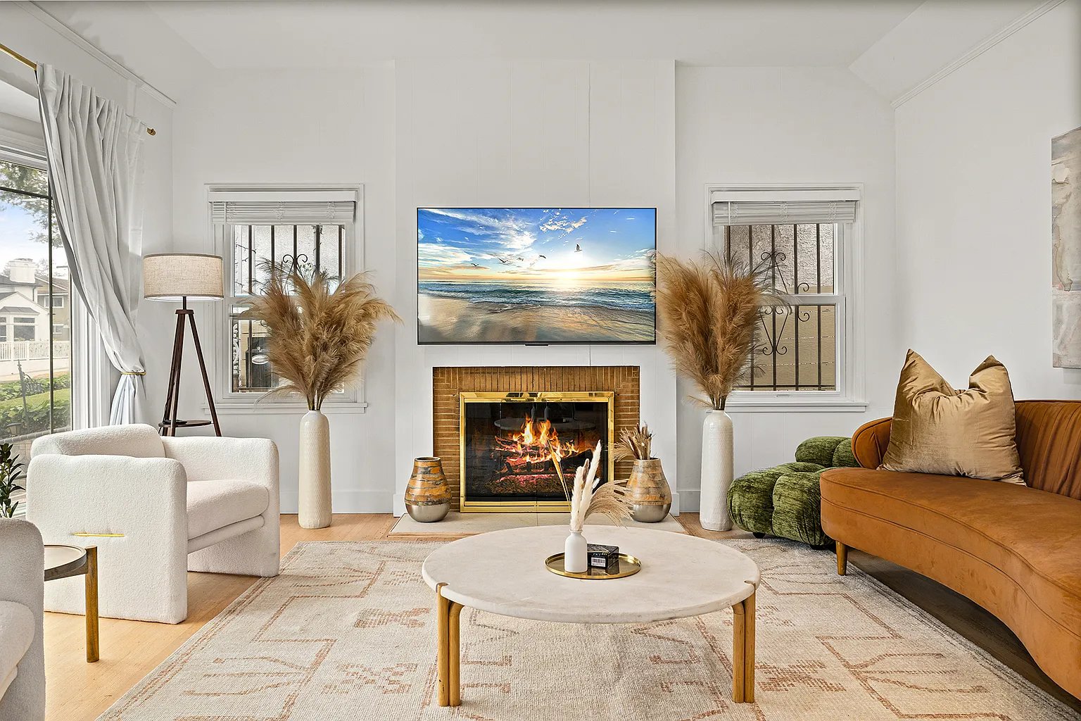 Inglewood House: 3423 W 84th Pl