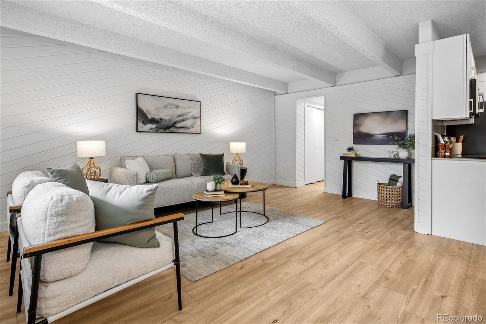 Englewood Condo: 800 W Belleview Ave