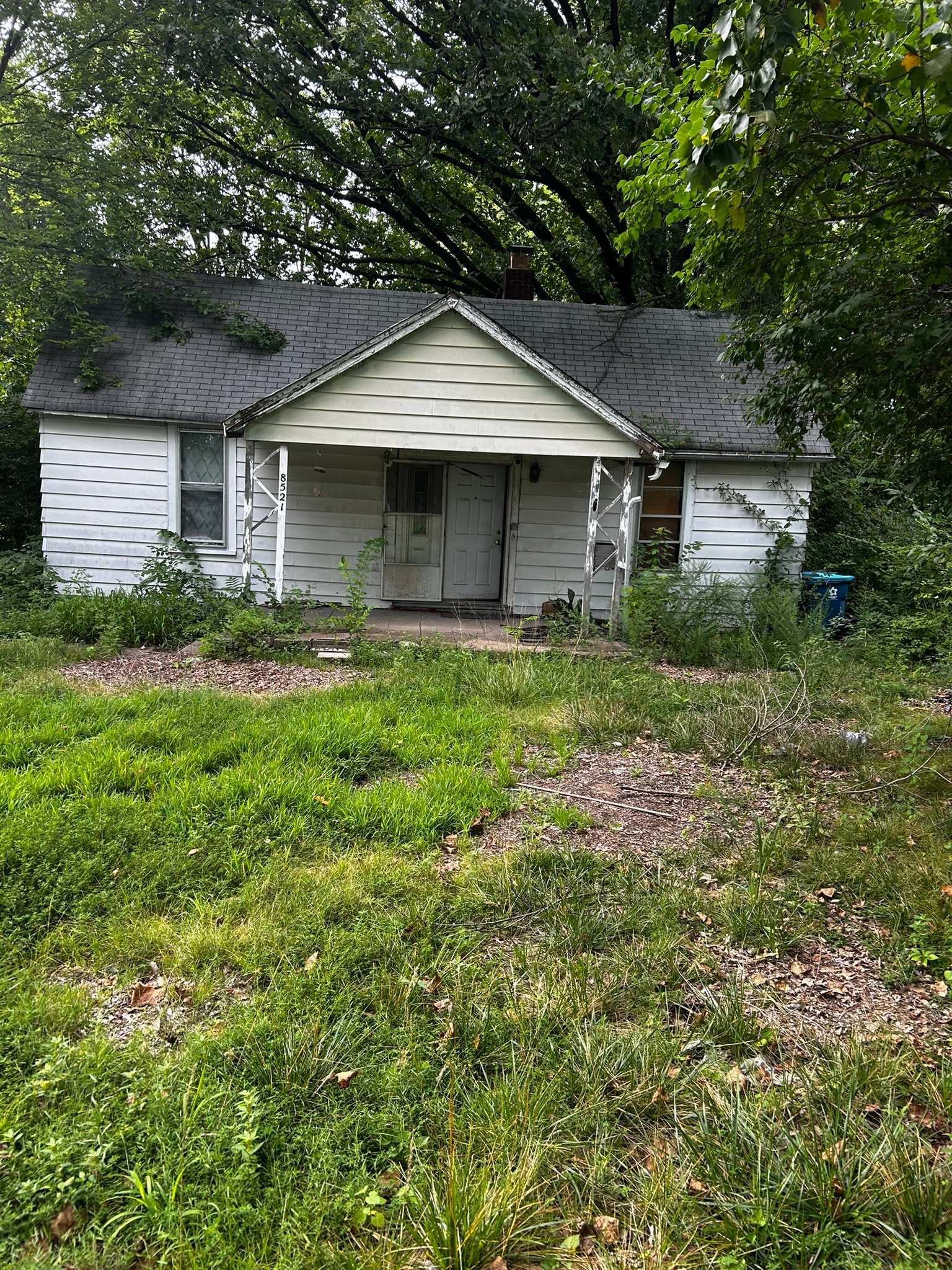 St. Louis House: 8521 Clifton Ave.